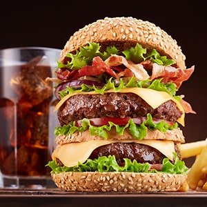 Burgers + PAPAS + Cola