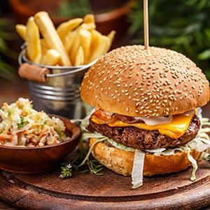 Burger + PAPAS FRITAS